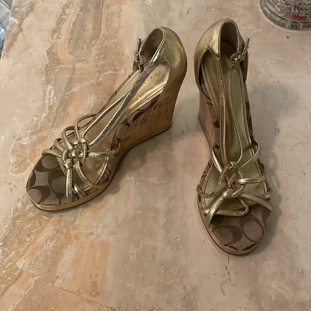 Coach gold logo wedges - Picture 2 of 3